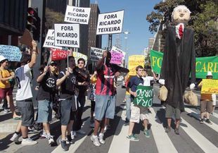 Marcha em São Paulo pede a saída de Ricardo Teixeira da CBF
