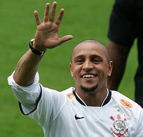 Craque Roberto Carlos fala sobre novas funções em time russo